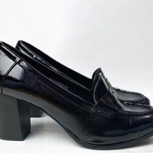 Black patent leather heeled loafers